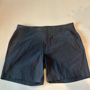 Vuori Shorts